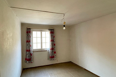 Laden-Büro-Lager-Werkstatt und ehemaliges Wohnhaus