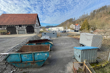 Laden-Büro-Lager-Werkstatt und ehemaliges Wohnhaus