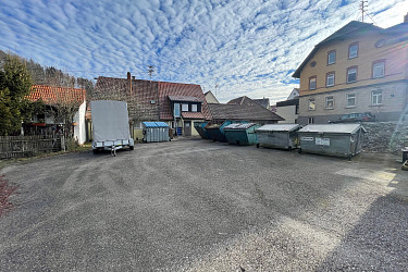 Laden-Büro-Lager-Werkstatt und ehemaliges Wohnhaus