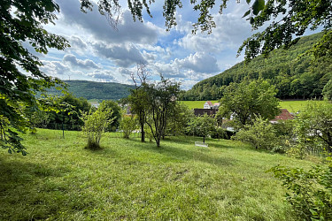 Wohnhaus mit Garage und großem Garten in Oberkochen